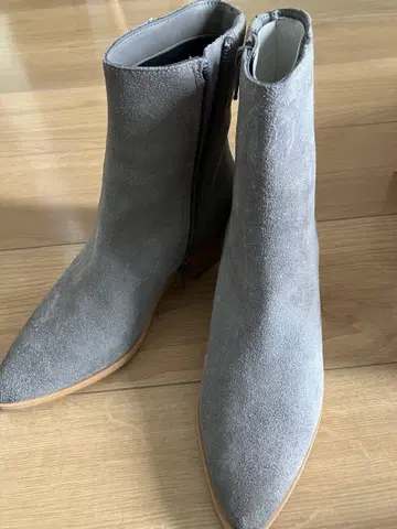 새상품 그레이 스웨이드 앵클부츠