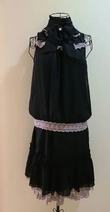 [ axes femme ] 블랙 레이스 하이넥 셋업