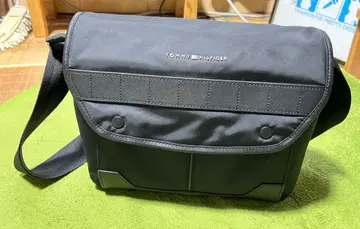 TOMMY HILFIGER 블랙 숄더백