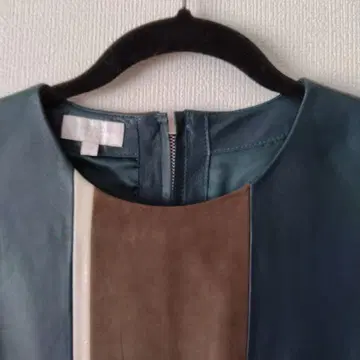 슬리브리스 가죽 원피스