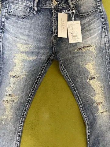 VANQUISH 스키니 데님 라이트 블루 데미지 가공