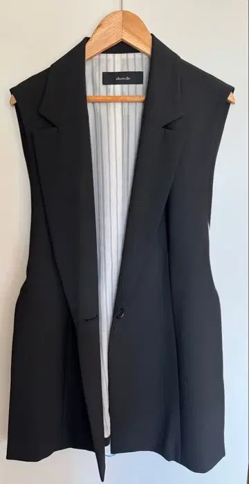 allure 블랙 슬리브리스 베스트