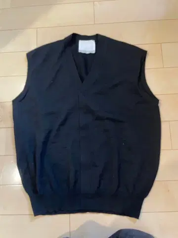 RE-PURPOSE 블랙 V넥 베스트 M