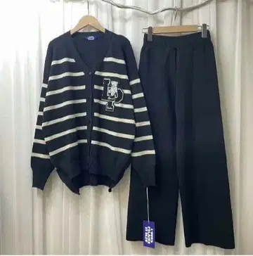 새상품 루스포레일&브뤼 셋업 보더 무늬 가디건 x 니트 팬츠