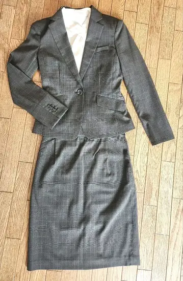 여성용 비즈니스 정장 브라운 계열