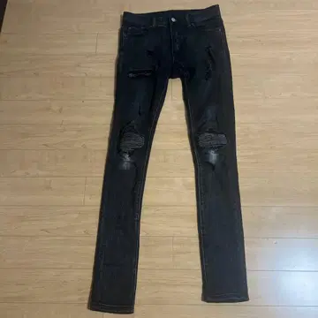 mnml 블랙 스키니진 데미지 가공