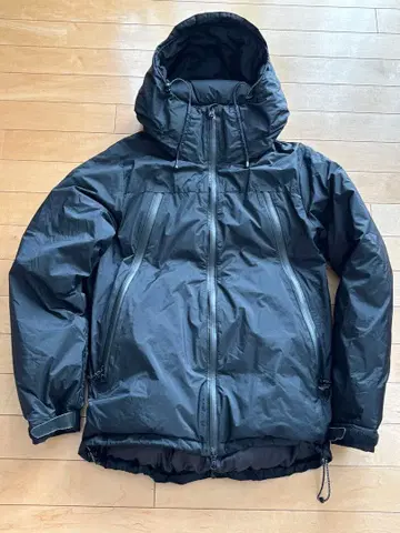 블랙 다운 자켓 후드 부착