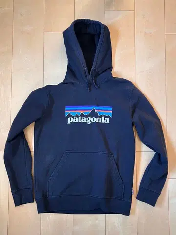 patagonia 네이비 후드티 S 사이즈