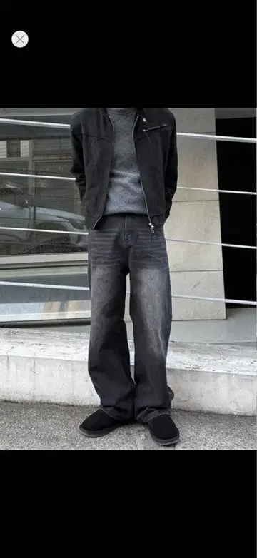 다크 그레이 와이드 레그 데님 (하프 밴딩 워시 와이드 데님)