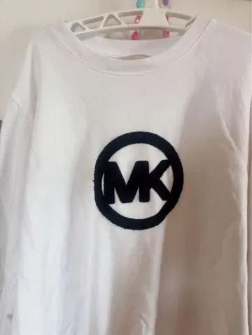 MK 로고 자수 화이트 트레이닝복