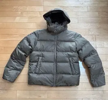 올리브 그린 다운 자켓 후드 부착