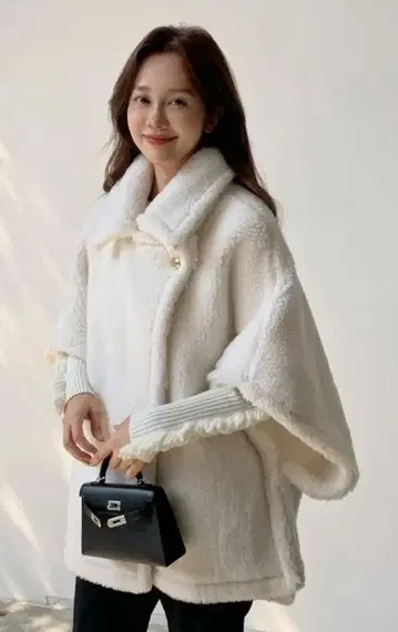 [ 새상품급 ] 벌스데이 바쉬 케이프 코트 보아 코트