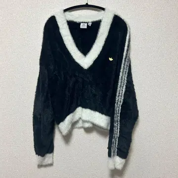 [ adidas ] 아디다스 V넥 스웨터 크롭 기장