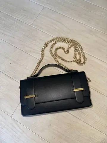 천연 가죽 블랙 숄더백 플랩식