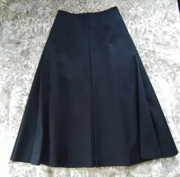 Sov. 블랙 턱 스커트 사이즈 38