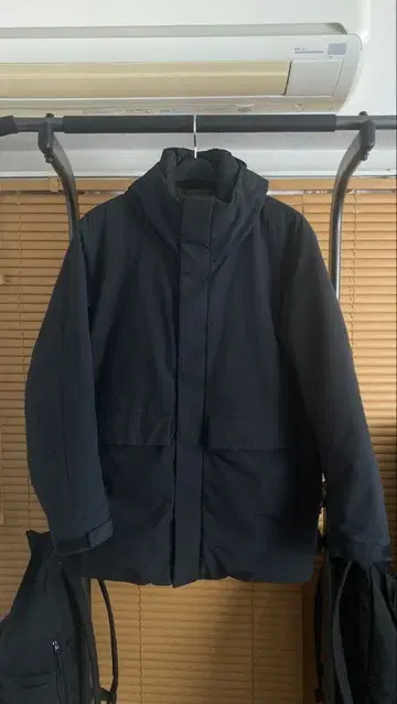 유니클로 하이브리드 다운 후드티