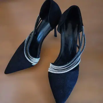 블랙 스웨이드 스틸레토 하이힐