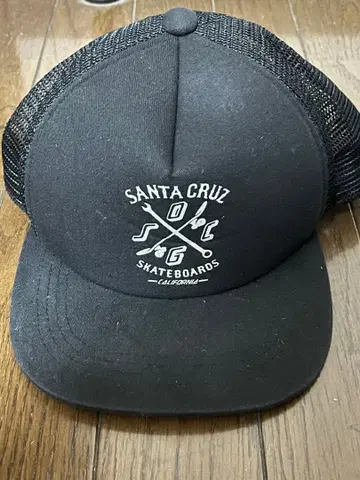 SANTA CRUZ 블랙 메쉬 캡