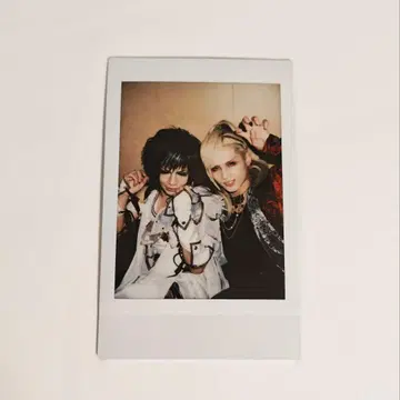 키류 Royz 쿠로사키 마야 스바루 폴라로이드 투샷