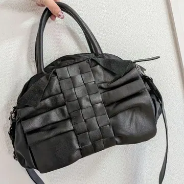 새상품급 지우 센소유니코 가죽 프릴 나일론 숄더백 블랙