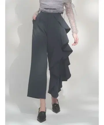 미사용 새상품 dazzlin 빅 프릴 아지메 와이드 팬츠