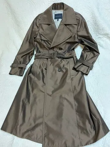 브라운 더블 브레스트 트렌치코트