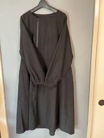 시착만 한 상품 블랙 긴팔 지퍼 원피스 스웨이드풍 소매 밴딩