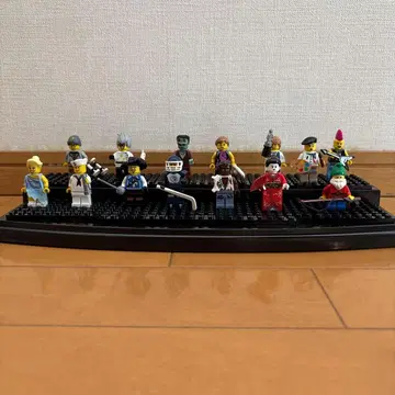 LEGO 미니피규어 시리즈 4