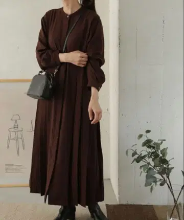 URBAN RESEARCH DOORS 플리츠 절개 원피스 브라운