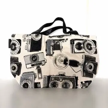 미사용 새상품 Laisser Faire 레페르 토트백