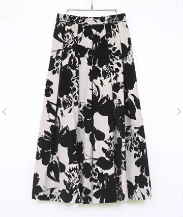 [ 새상품 ] Alphabet's alphabet 플로키 턱 롱 스커트