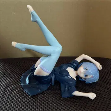 파란 머리 여성 캐릭터 피규어