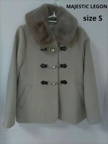 마제스틱 레곤 S 사이즈 베이지 퍼 숏코트 겨울