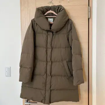 새상품 올리브색 볼륨 후드 다운 코트 M