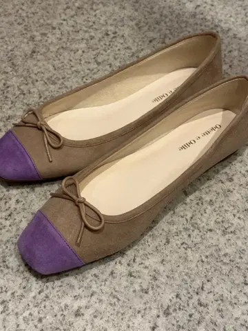 오데뜨 앤 오딜 플랫 펌프스 24cm