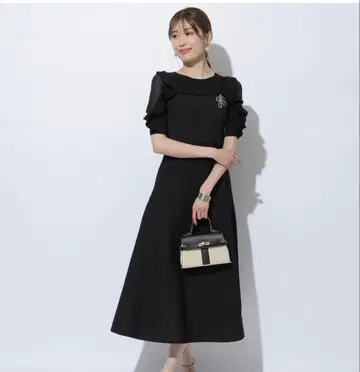 아푸와이저 리셰 5부 소매 프릴 슬리브 뷔스티에 니트 원피스