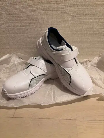 새상품/미사용 midoriCareSafety 간호사 신발 의료용 23.5