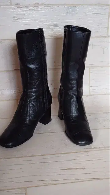 블랙 가죽 중간 힐 롱 부츠