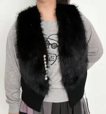 미사용 새상품 가레나 블랙 퍼 베스트 펄 장식 포함