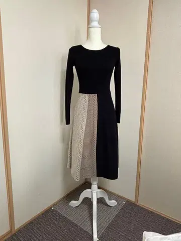 앙데팡당 니트 원피스 블랙 베이지 A라인