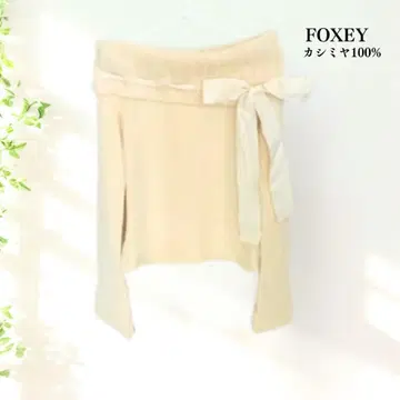 FOXEY 캐시미어 100% 아이보리 오프숄더 리본 스웨터