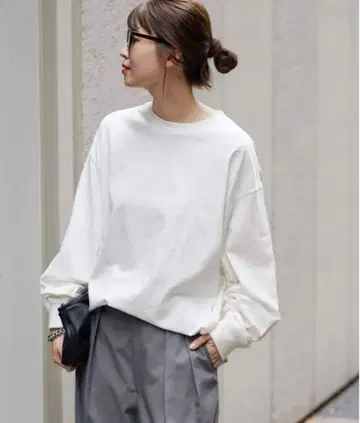 저널 스탠다드 턱 스웨트 셔츠