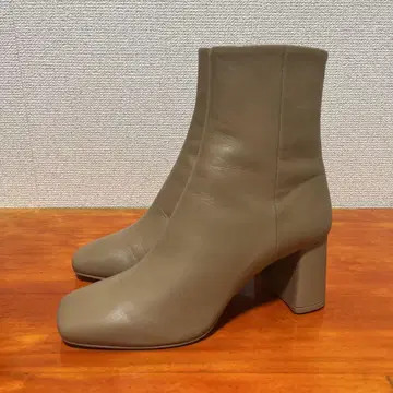 1회 착용 다이애나 숏부츠 베이지 22.5cm 가죽