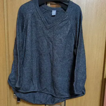 (야크 포함) 넉넉한 그레이 V넥 긴팔 니트 LL