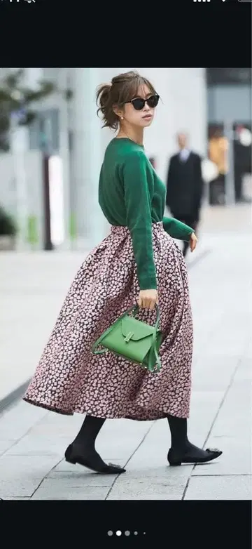 SEVENTEN 작은 꽃 자카드 스커트