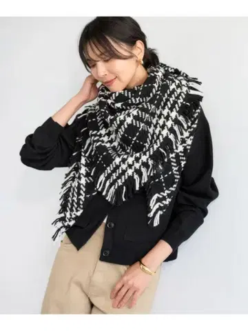 밴야드 스톰 존 브라니건 삼각형 스톨 블랙 x 화이트