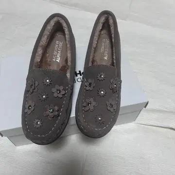 알파 큐빅 꽃 모티브 안쪽 보아 모카신 M 사이즈