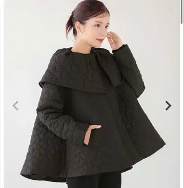 [택 포함 새상품] 핏모아 하트 퀼팅 케이프 칼라 자켓