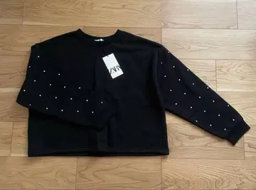 미사용 새상품 ZARA 비쥬 장식 블랙 트레이닝복 L 사이즈