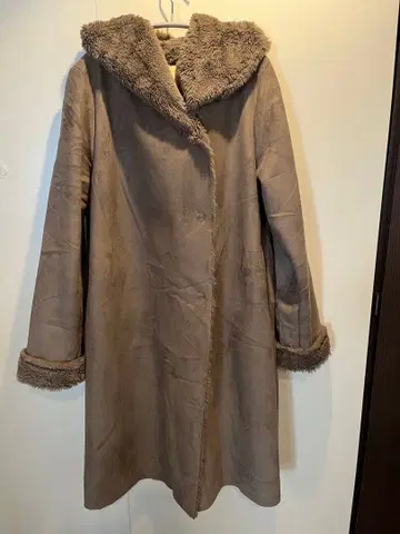 [ earth ] 무스탕풍 롱 코트 베이지 후드 부착